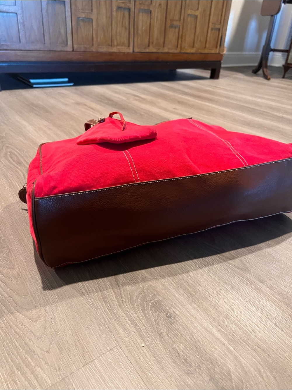 Tommy Hilfiger Red Canvas Travel Tote with Brown Leather Handles - Picture 11 of 16